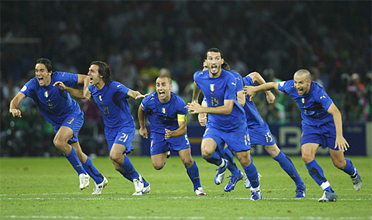 italia_fifa_world_champions_italy_national_team_germany_2006_football_soccer_worldcup.jpg