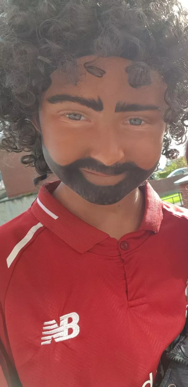 1_PAY-NO-SALAH-NINE-YEAR-OLD-GIRL-BECOMES-FAVOURITE-LIVERPOOL-FC-PLAYER-FOR-HALLOWEEN-FANCY-DRESS-BASH.jpg