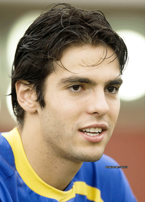 Kaka-ricardo-kaka-2570803-500-698.gif