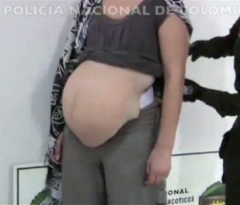 fake_baby_bump_full_of_cocaine-490x418.jpg