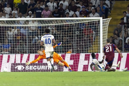 Servette’s forward Jérémy Guillemenot scores against Chelsea in the Conference League on Thursday evening.