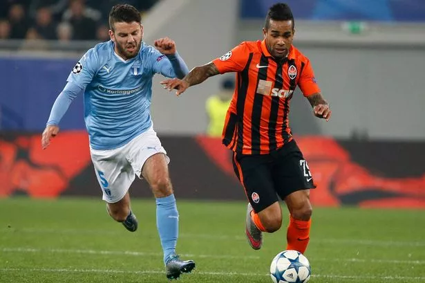 Malmos-Erdal-Rakip-chases-Shakhtar-Donetsks-Alex-Teixeira.jpg