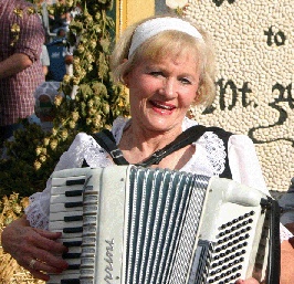 oktoberfest-old-lady.jpg