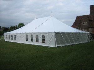 france-marquee-erection-1501-300x225.jpg