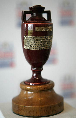 the-ashes-urn11.jpg