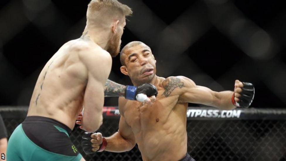 _87184158_mcgregor_ap_punch.jpg